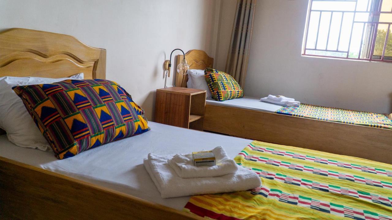 Sign Of Silence Hostel Kumasi Extérieur photo